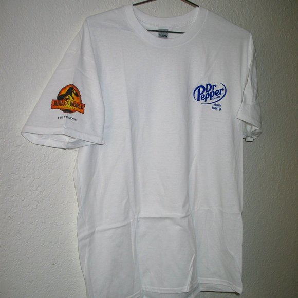 Dr. Pepper Dark Berry Gildan T-shirt Jurassic World Dominion NWT - Picture 1 of 5
